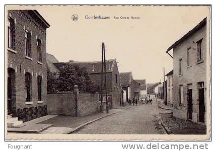 BELGIQUE : OP-HEYLISSEM.(Brabant Wallon.):Rue Olivier Benne.Animée Moyennement.Non écrite.1979. - Hélécine