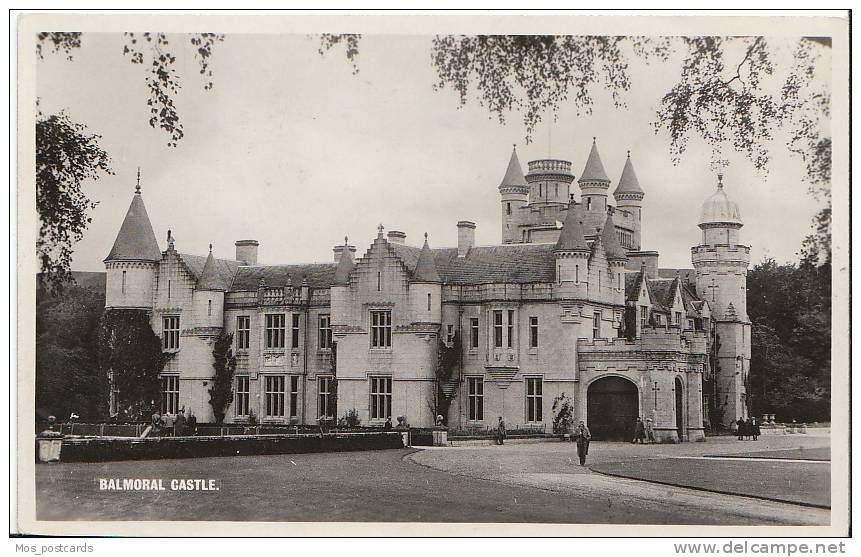 Scotland - Balmoral Castle - Real Photograph  BH2344 - Aberdeenshire