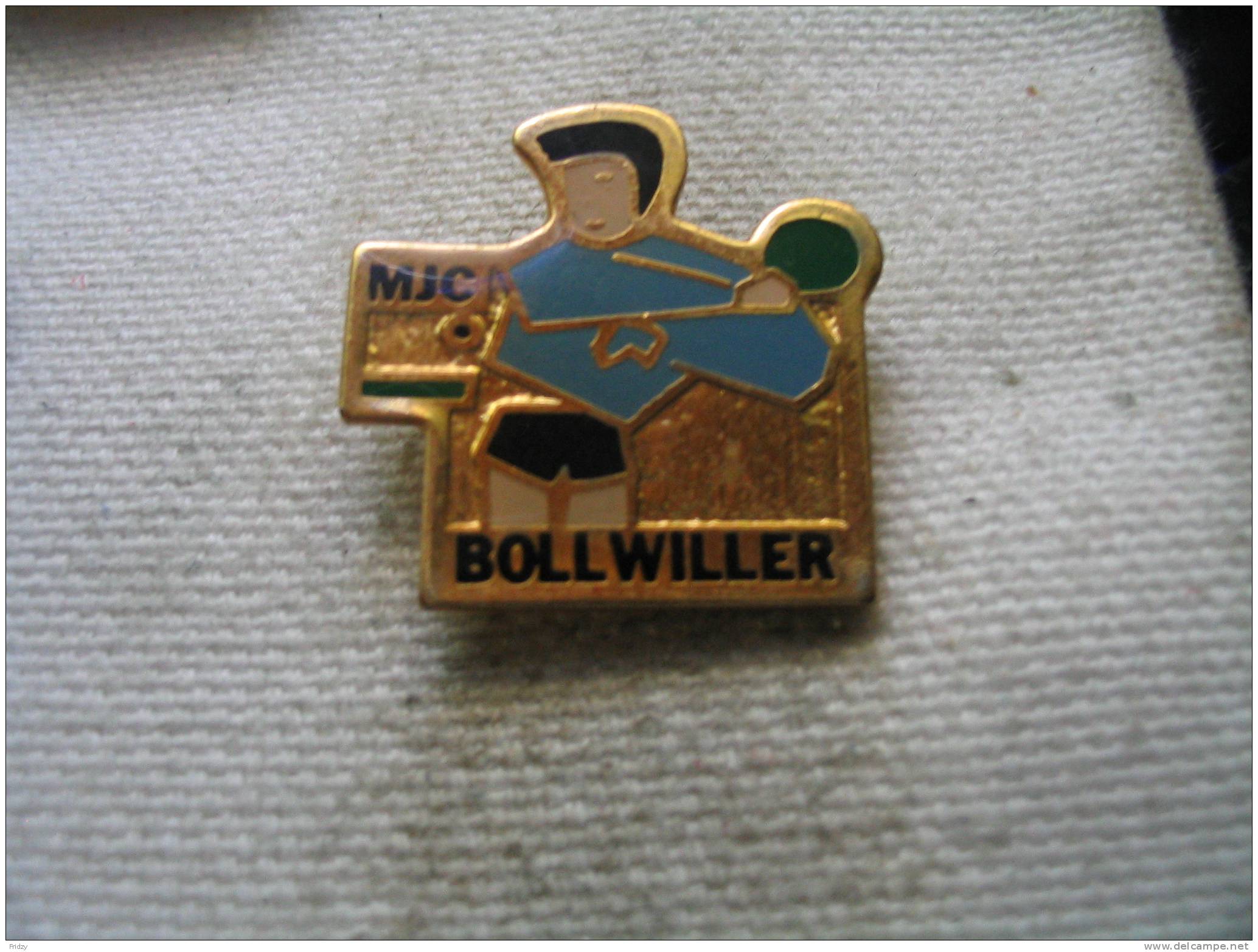 Pin´s De La MJC De BOLLWILLER Section Ping Pong, Tennis De Table - Tafeltennis