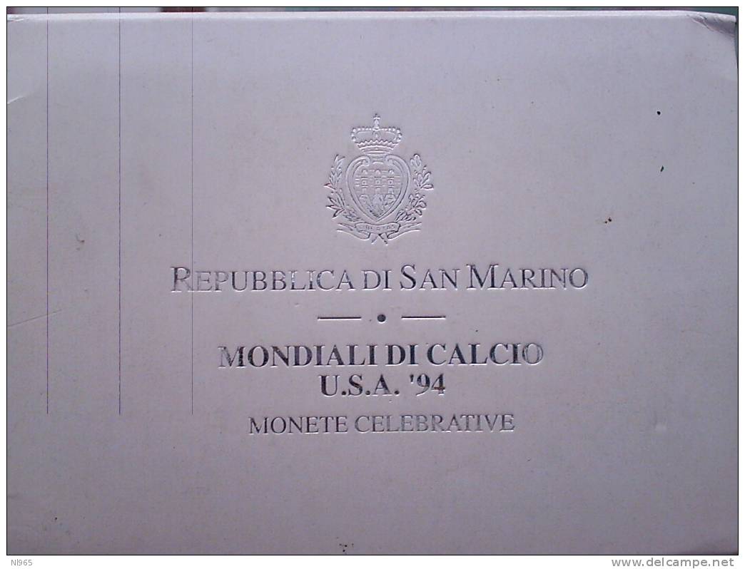 SAN MARINO - ANNO 1994 DITTICO  CALCIO USA 94  LIRE 500 + 1000  In ARGENTO FONDO SPECCHIO In CONFEZIONE ORIGINALE - San Marino
