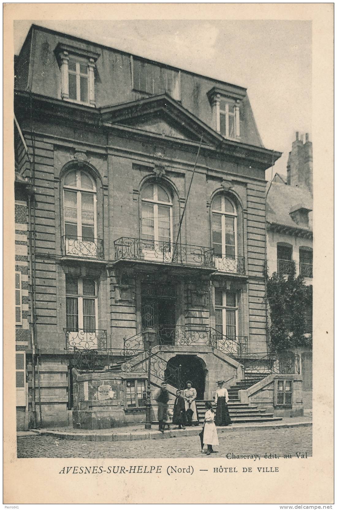 AVESNES-SUR-HELPE - Hôtel De Ville (animation) - Avesnes Sur Helpe