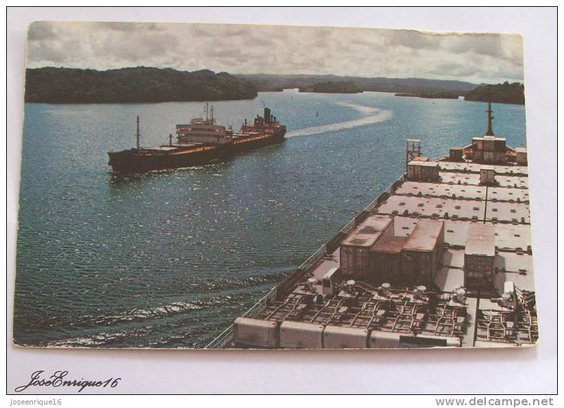 PANAMA, BARCO MODERNO, LAGO PEDRO MIGUEL. SHIPS. - Panama