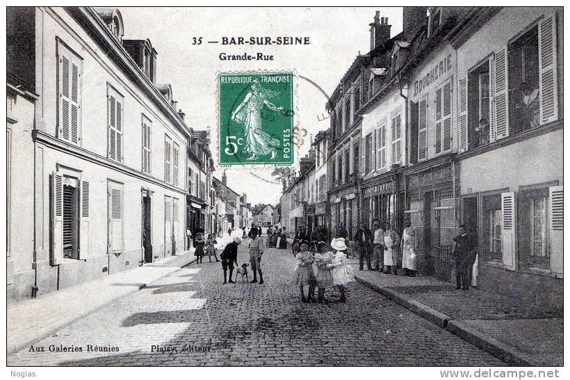 BAR SUR SEINE - LA GRANDE RUE - BELLE CARTE TRES TRES ANIMEE AVEC DE NOMBREUX COMMERCES - TOP !!! - Bar-sur-Seine