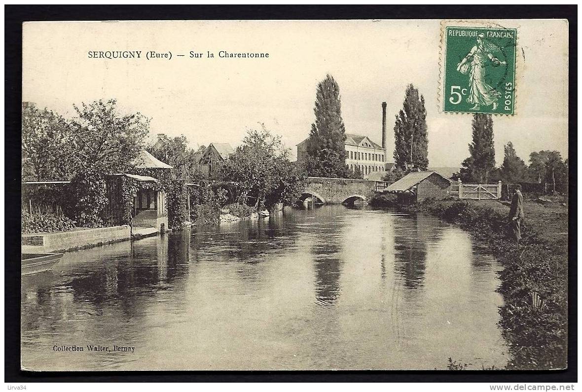 CPA  ANCIENNE- FRANCE- SERQUIGNY (27)- SUR LA CHARENTONNE- LE PONT- PECHEUR A LA LIGNE- LAVOIR- USINE - Serquigny