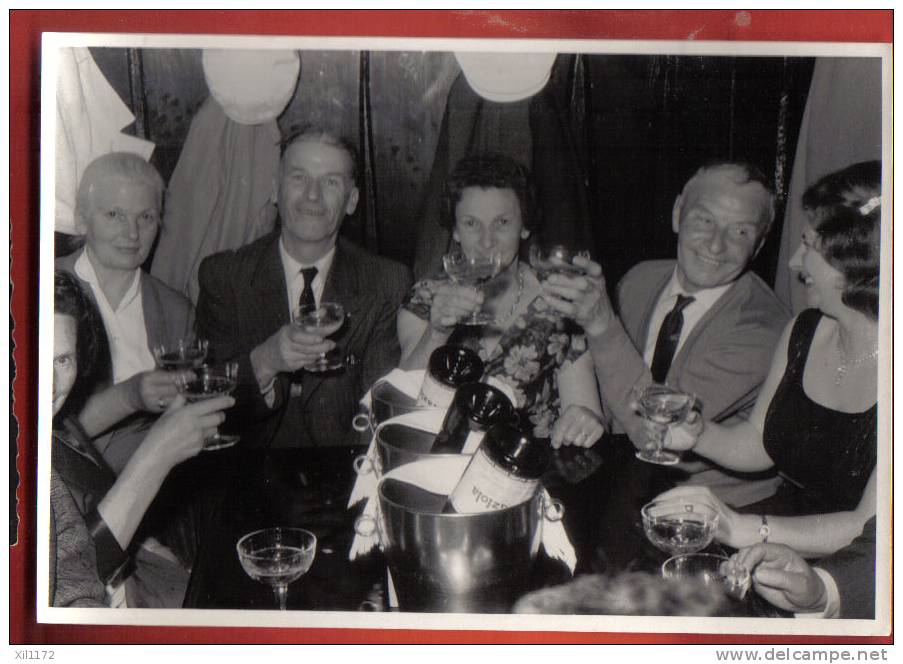 B135 Carte-Photo Voyage Contemporains(?)région Morges-Bière Selon Origine Du Lot, à Venezia,mai 1964.Non Circulé. - Morges