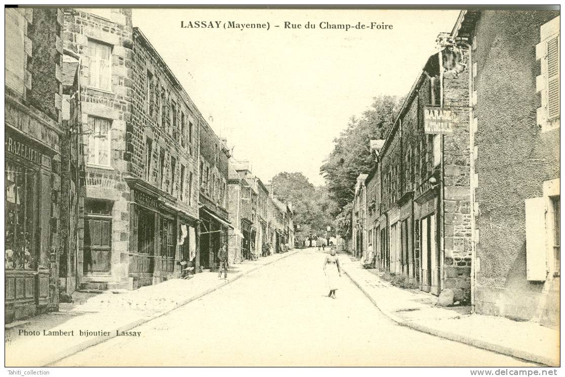 LASSAY - Rue Du Champde Foire - Lassay Les Chateaux