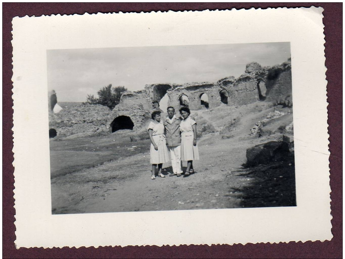 Belle Photo FREJUS 1950 - Lieux