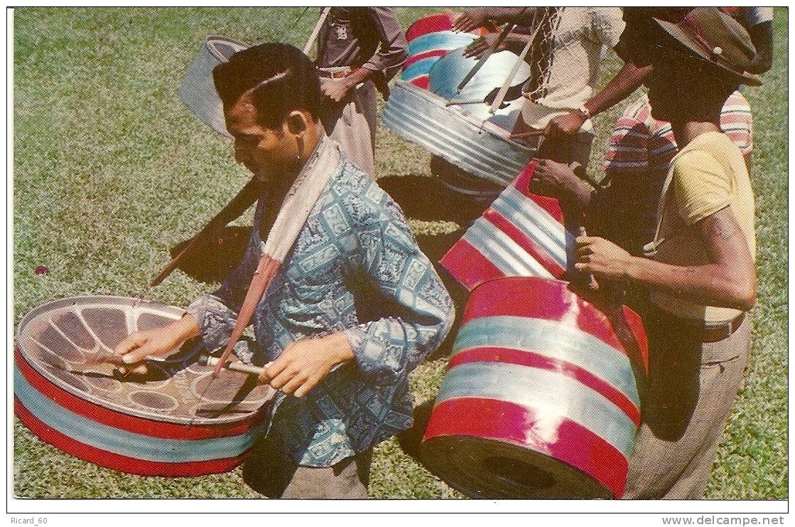 Carte Postale, Trinidad, Trinité, Musiciens, Tambours, Instruments De Musique - Trinidad