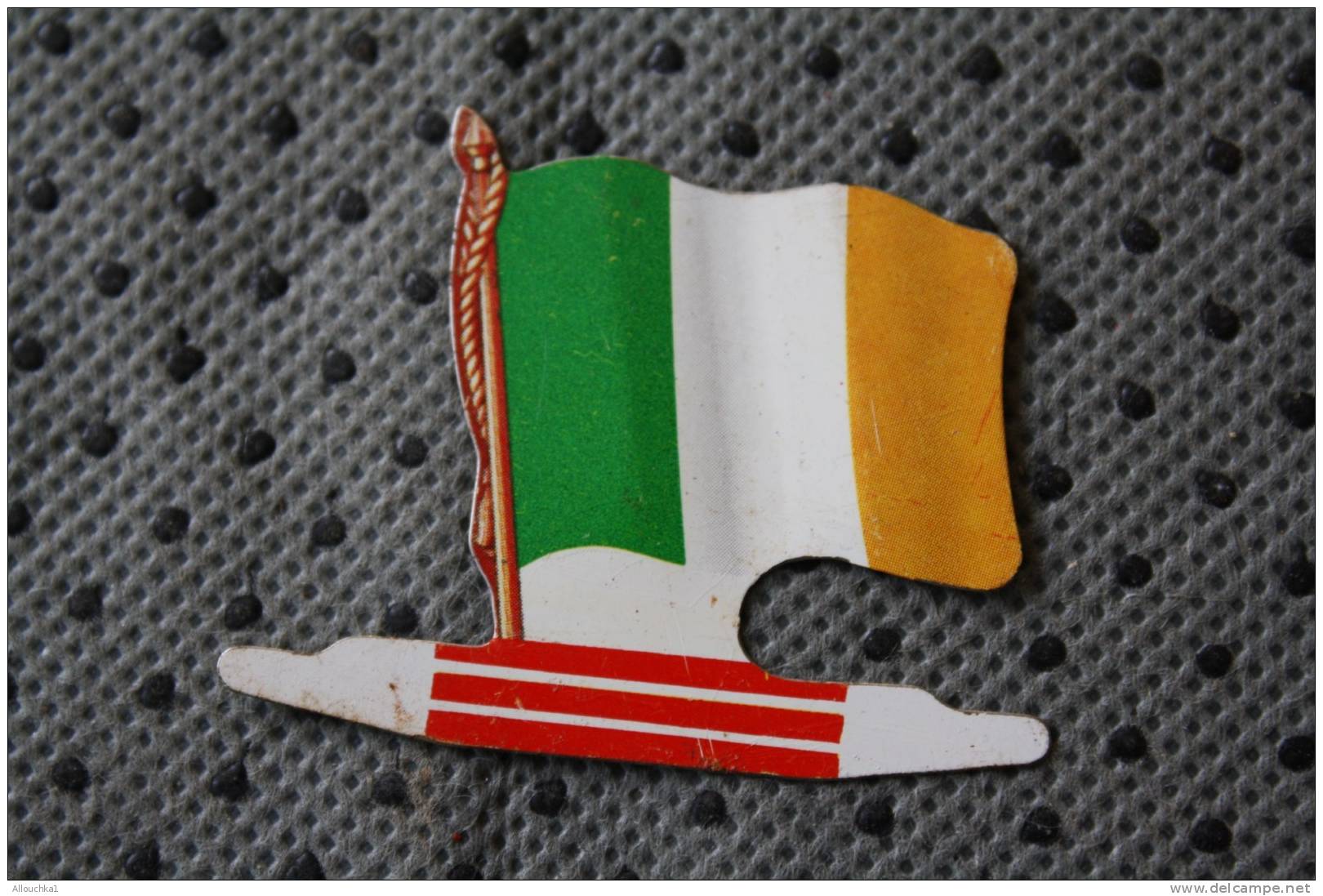 IRLANDE EIRE  DRAPEAU FLAG BANDIERA &Sigma;&Eta;&Mu;&Alpha;&Iota;&Alpha; FLAGGA &gt;TOLE  PLIABLE-PUB L'ALSACIENNE BISCU - Andere & Zonder Classificatie