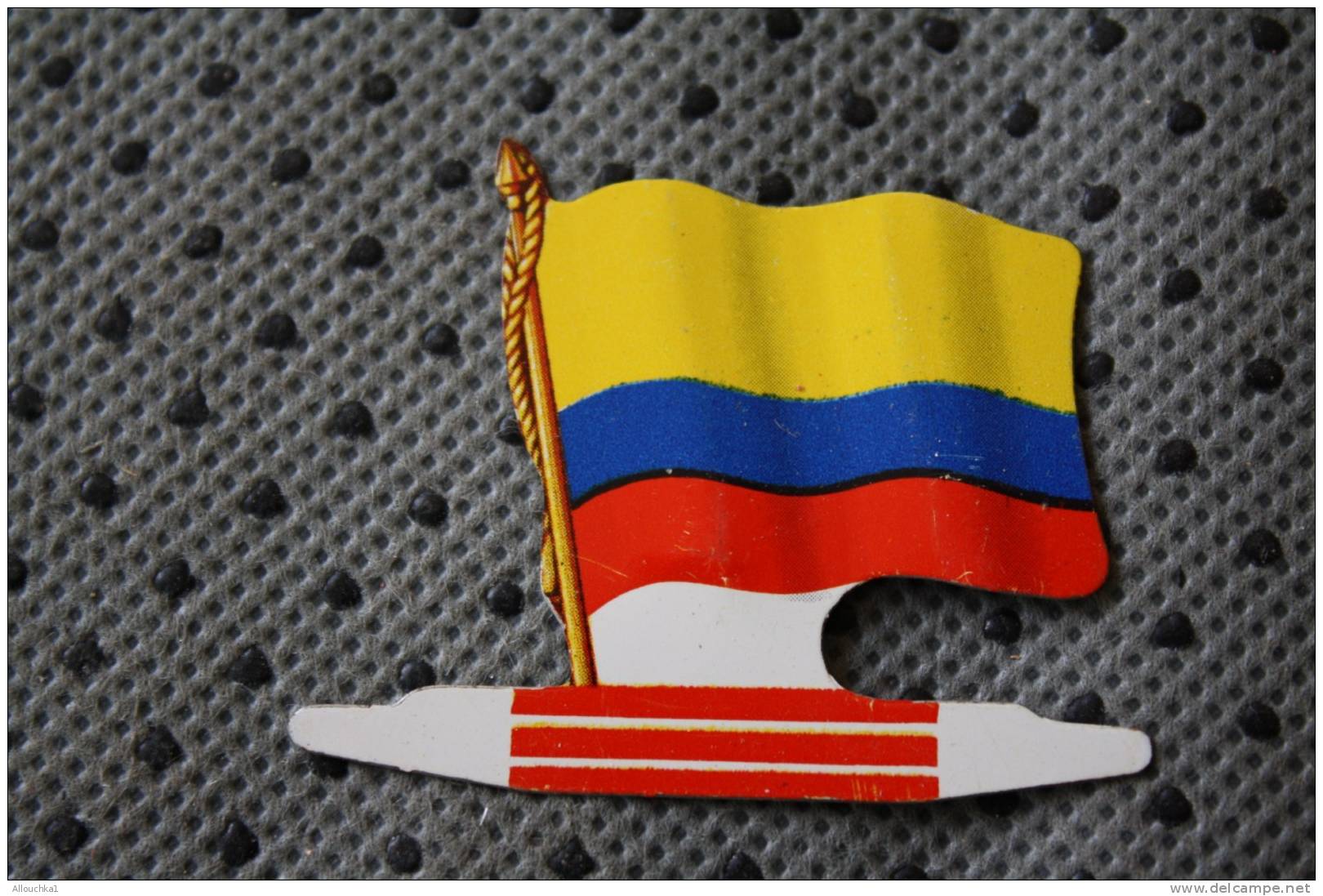 COLOMBIE DRAPEAU FLAG BANDIERA &#931;&#919;&#924;&#913;& I Ota;&#913; FLAGGA-TOLE PLIABLE-PUB L´ALSACIENNE BISCUIT REPLI - Andere & Zonder Classificatie