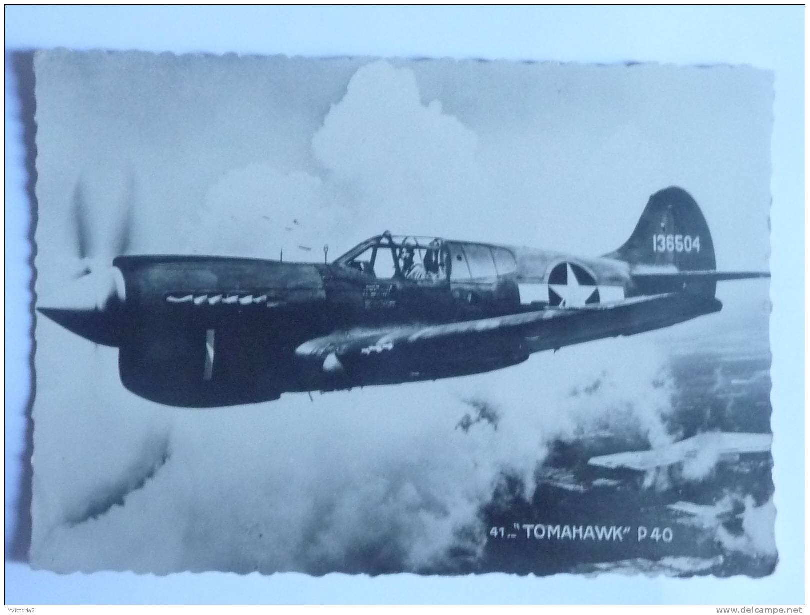 Le Chasseur Bombardier Américain " TOMAHAWK" P40, 6 Mitrailleuses, Moteurs ROLLS ROYCE - 1939-1945: 2ème Guerre