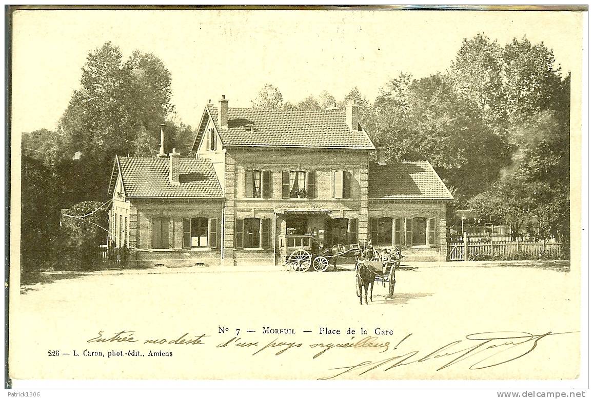 CPA  MOREUIL, Place De La Gare, Attelage  4649 - Moreuil