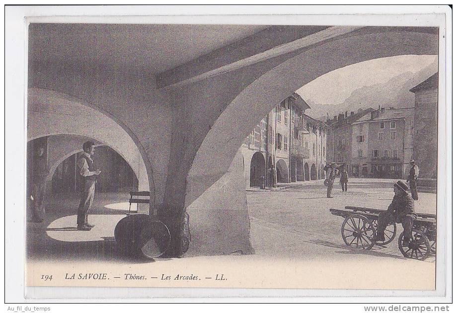 THONES , LES ARCADES - Thônes