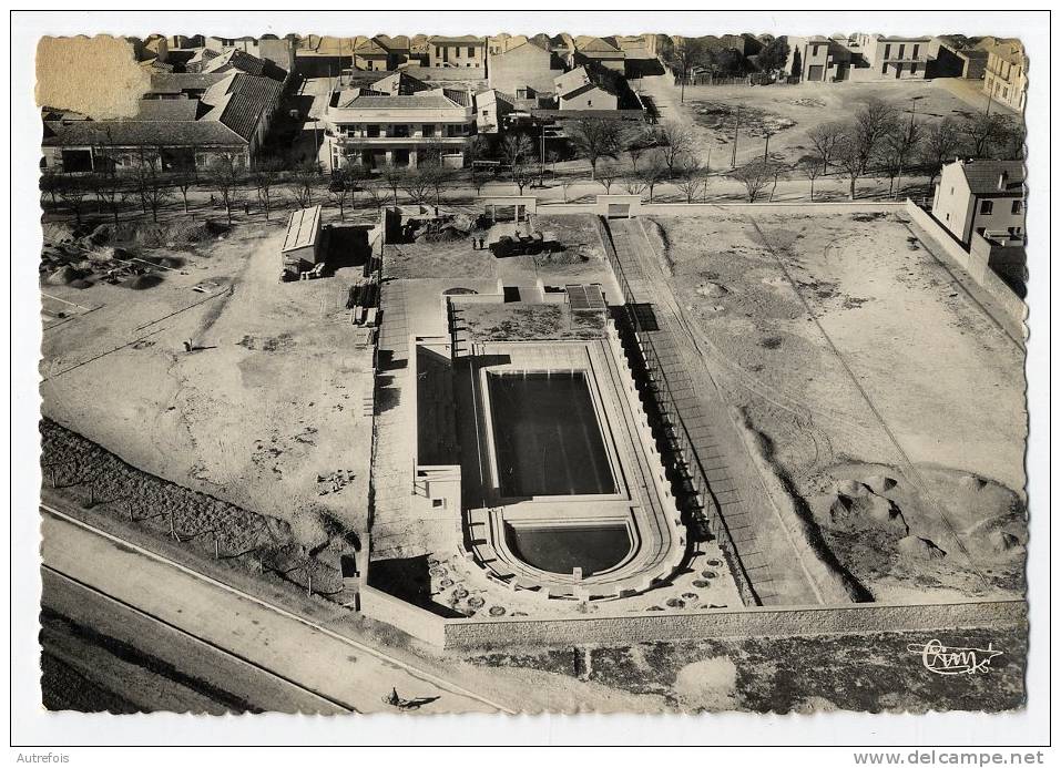 ALGERIE  BATNA  CONSTANTINE  VUE AERIENNE SUR LA PISCINE MUNICIPALE - Batna