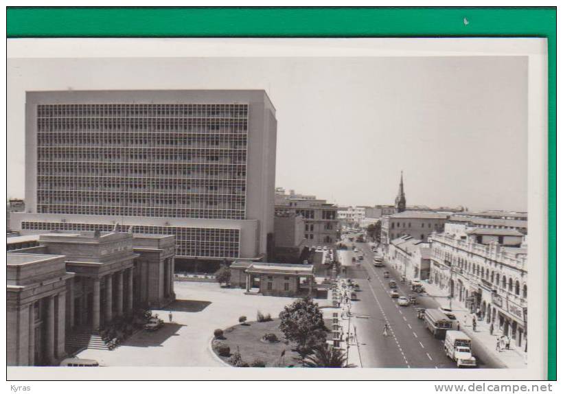 CPSM 9X14 . PAKISTAN . STATE BANK OF PAKISTAN  HEAD OFFICE . KARACHI  . Pub COCA COLA - Pakistán