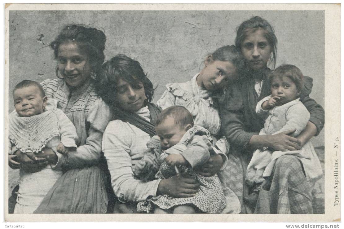 RAGAZZE POPOLANE CON BIMBI PICCOLI. BELLA CARTOLINA DEI PRIMI DEL '900 - Non Classificati