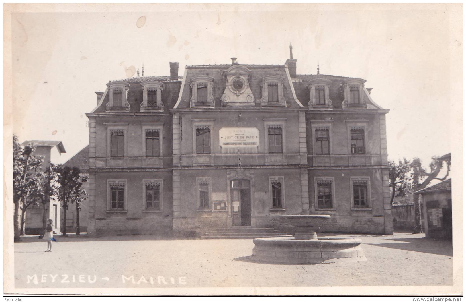 CARTE PHOTO DE MEYZIEU " La Mairie " - Meyzieu