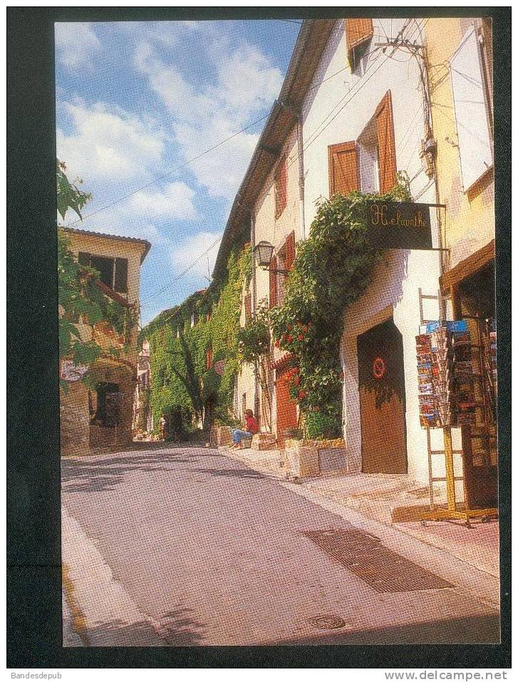 Le Castellet (83) - Rue Du Jeu De Paume ( écrit Pomme ...  Présentoir Cartes Postales Nouvelles Editions Provençales - Le Castellet