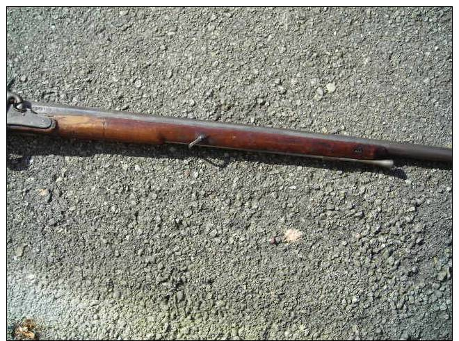 ANCIEN FUSIL A POUDRE MOUSQUETON ??