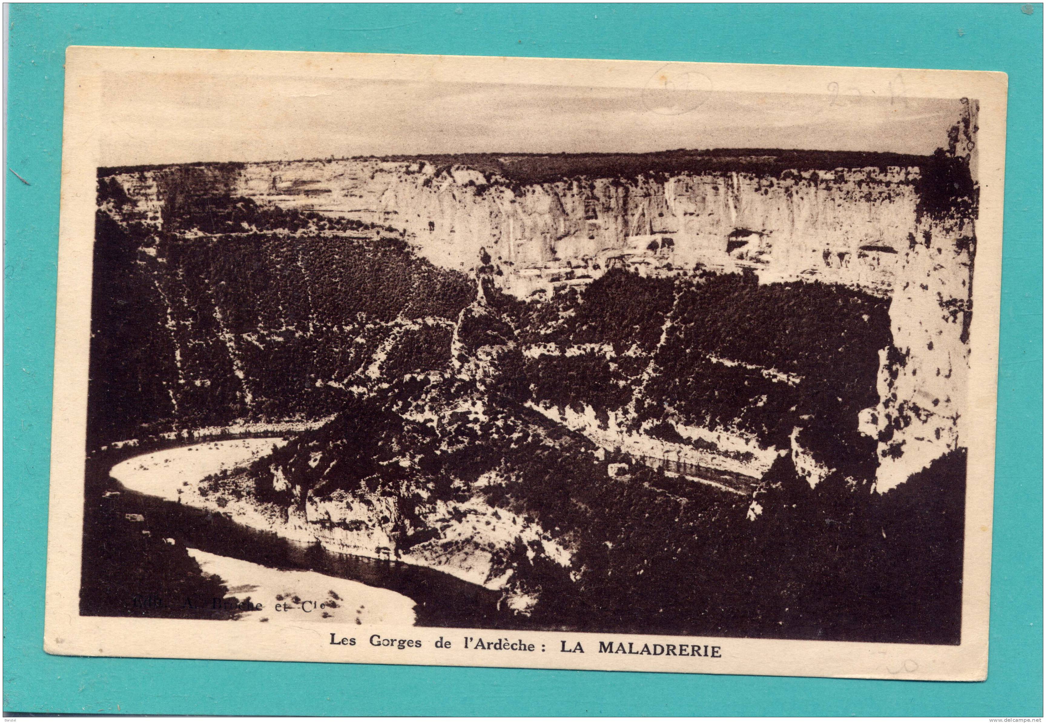 VALLON PONT D´ARC (Environs) - Les Gorges De L´Ardèche. La Maladrerie - Vallon Pont D'Arc