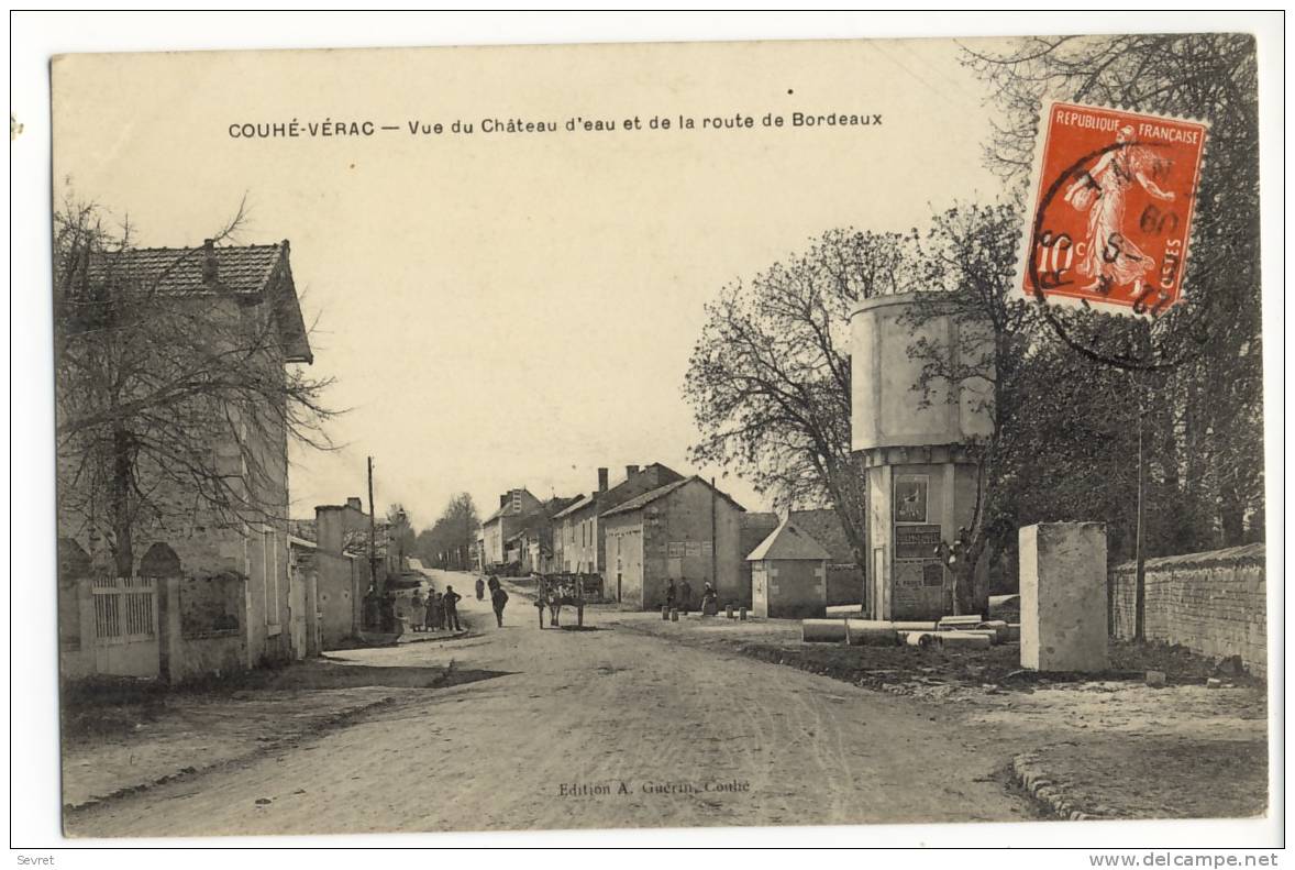 COUHE-VERAC -    Vue Du Château D'eau Et De La Route De Bordeaux. - Couhe