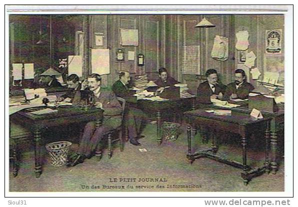 75... PARIS - LE  PETIT JOURNAL - UN DES BUREAUX  DU SERVICE DES INFORMATIONS   CARTE  REPRODUCTION   SUPER ETAT - Lezoux