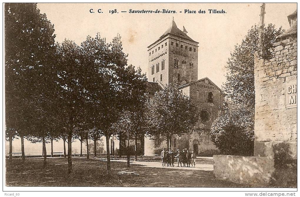 Cpa, Sauveterre De Béarn, Place Des Tilleuls - Sauveterre De Bearn