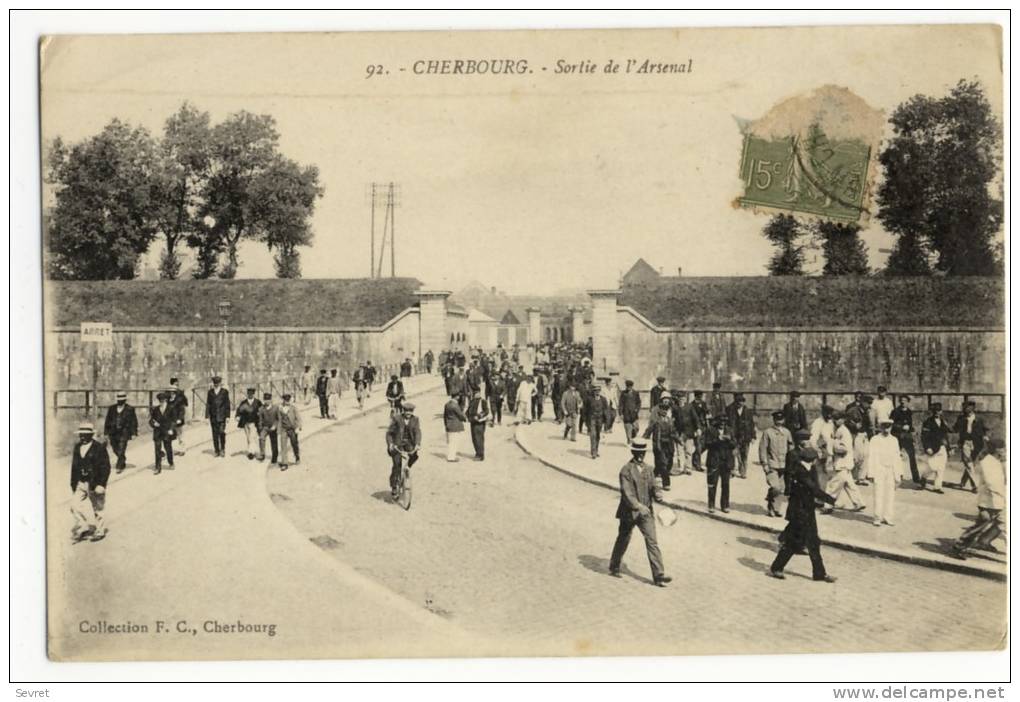 CHERBOURG - Sortie De L'Arsenal. - Cherbourg