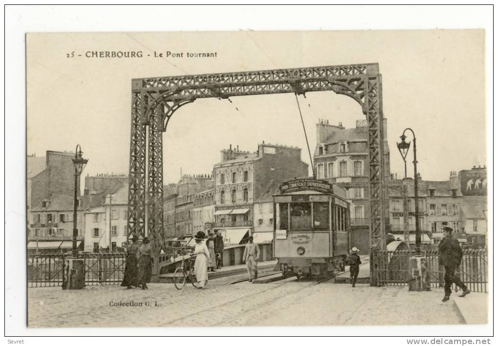 CHERBOURG - Le Pont Tournant . Tram Très Beau Plan. - Cherbourg