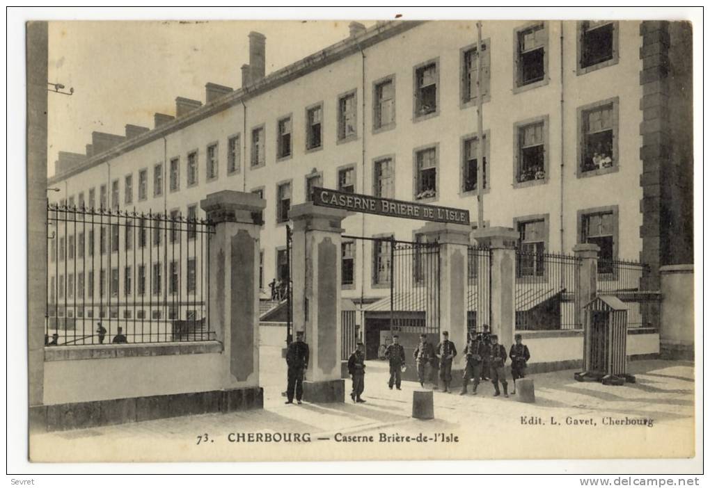CHERBOURG - Caserne Brière De L'Isle. - Cherbourg