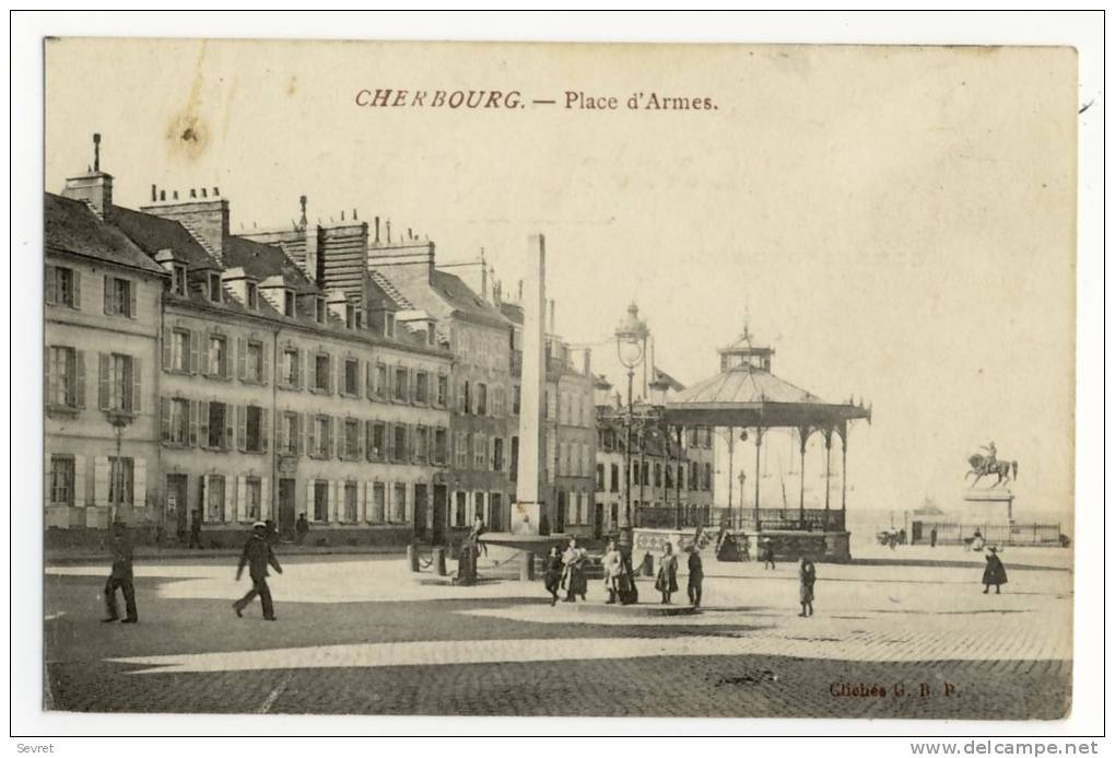 CHERBOURG - Place D'Armes. - Cherbourg