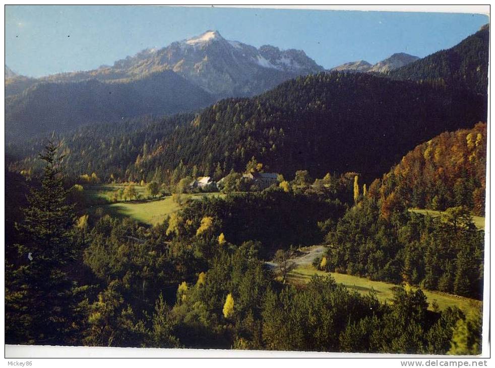 Près D´Embrun--CROTS--Abbaye De Boscodon --Ancien Monastère De L´Ordre De Chalais,cpm  Association Des Amis  De Boscodon - Autres & Non Classés