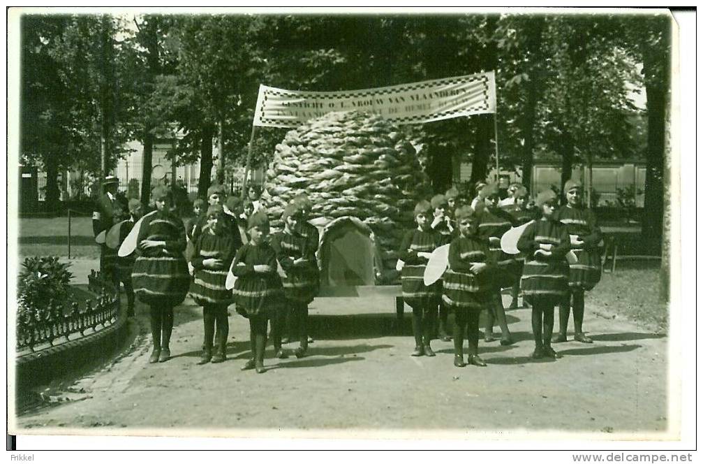 Foto  Photo (8x12cm) Kortrijk Gezellestoet 1930 " De Bietjes " (in Het Park ?) - Kortrijk