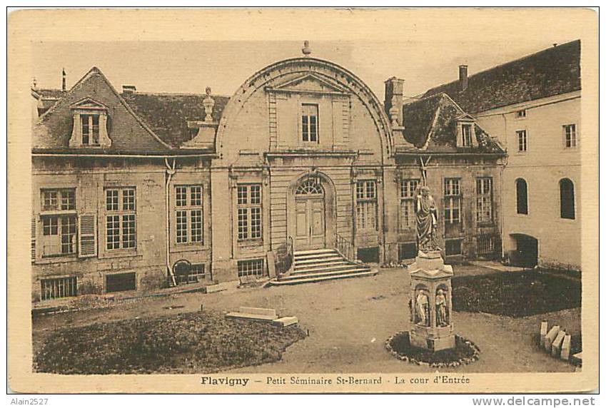 21 - FLAVIGNY - Petit Séminaire St-Bernard - La Cour D'Entrée (Edit. Mairet) - Venarey Les Laumes
