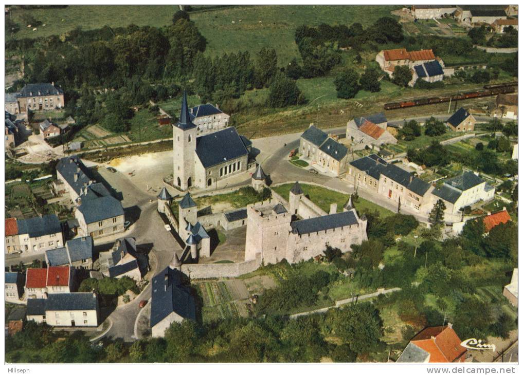 WALCOURT - THY-LE-CHATEAU - Vue Aérienne - Eglise Et Château Fort           (714) - Walcourt