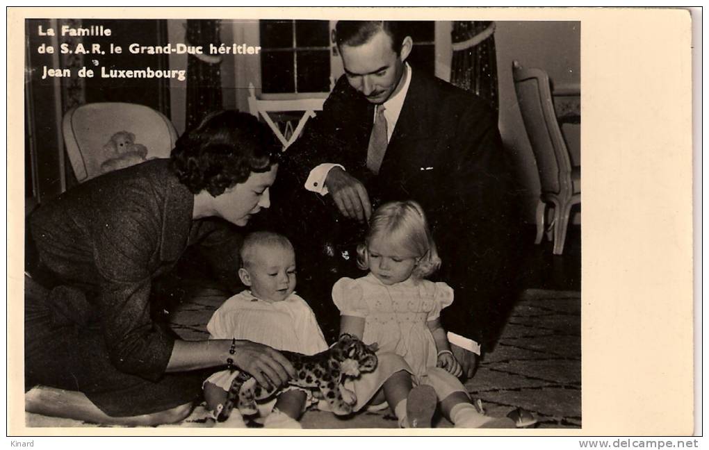 CP.        LA FAMILLE S.A.R. LE GRAND-DUC HERITIER  , JEAN DE LUXEMBOURG. - Famille Grand-Ducale