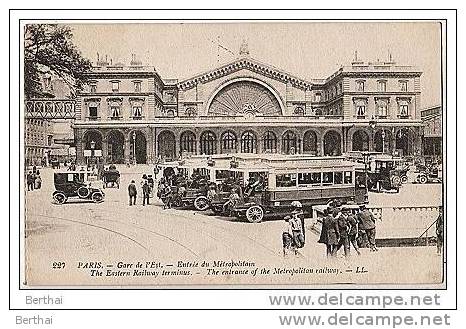 75 PARIS 10 - Gare De L Est - Entree Du Metropolitain (Autobus) - Arrondissement: 10
