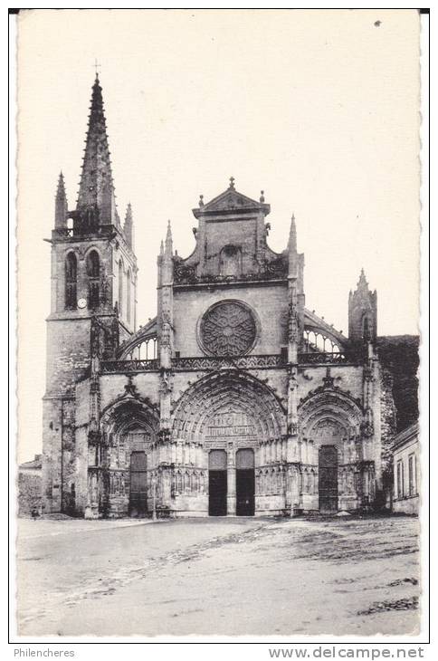 CPSM - (33) Bazas - La Cathédrale - Bazas