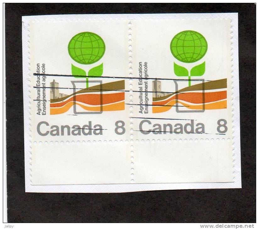 CANADA   2 Timbres 8c   ' Eenseignement Agricole '    (sur Fragment) - Gebraucht