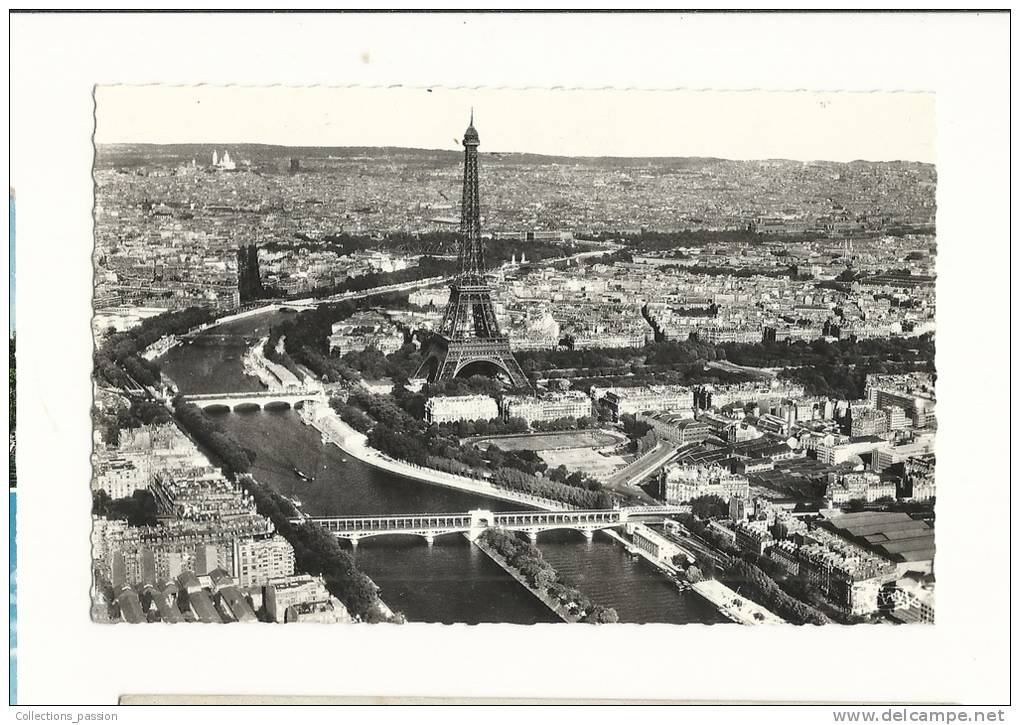 Cp, 75, Paris, La Seine Et La Tour Eiffel, Vue Aérienne, écrite - Tour Eiffel