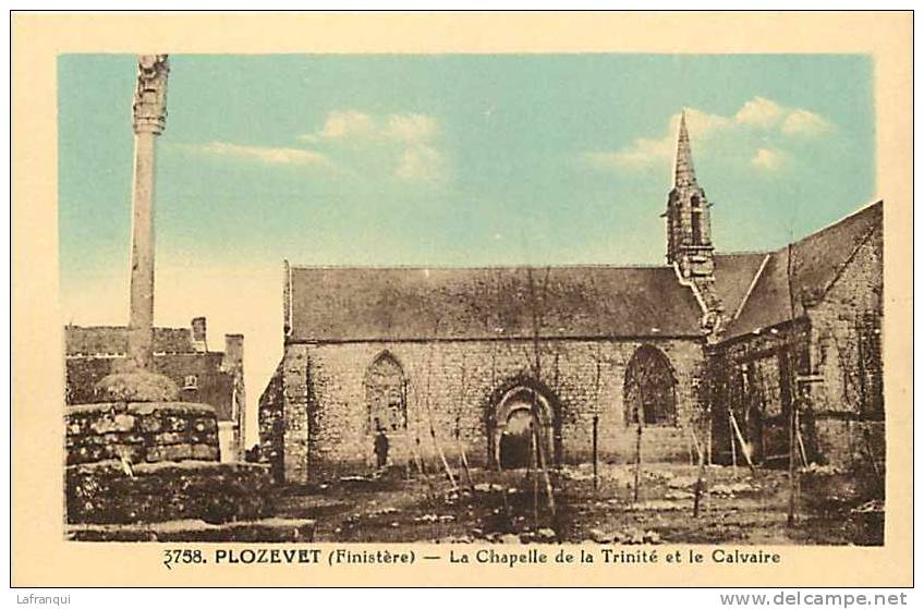 Finistere - Ref C220- Plozevet - La Chapelle De La Trinite Et Le Calvaire   - Carte Bon Etat - - Plozevet
