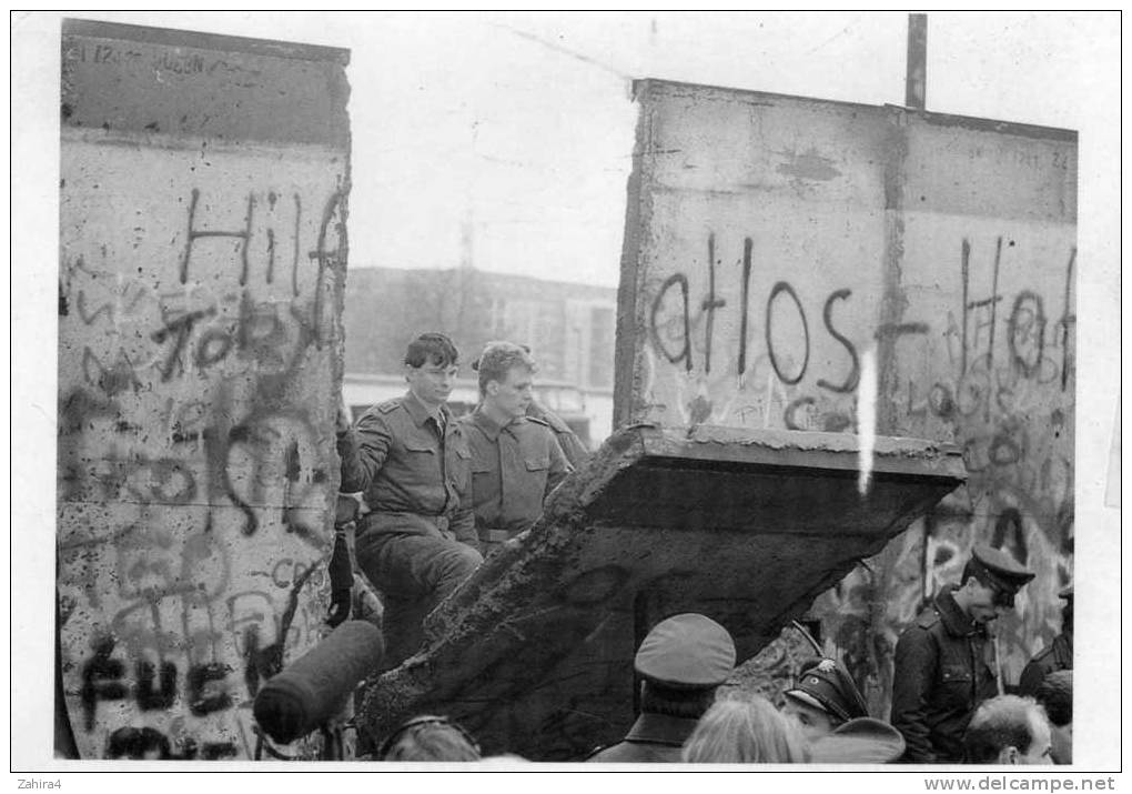 N° 310  -  Chute Du Mur De Berlin - Novembre 1989 - Demonstrations