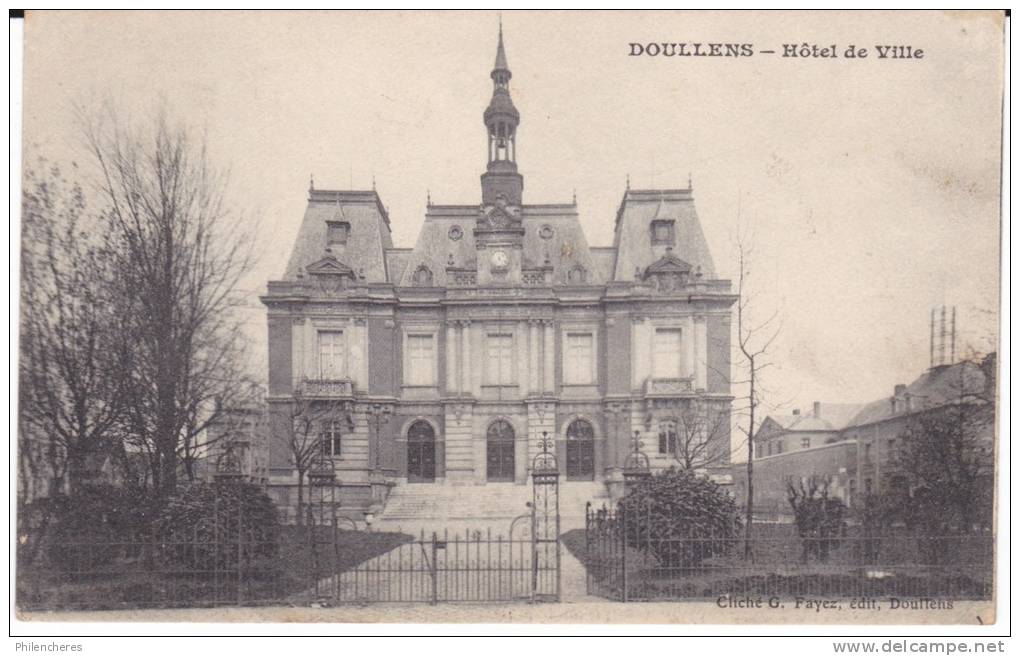 CPA - (80) Doullens - Hotel De Ville - Doullens