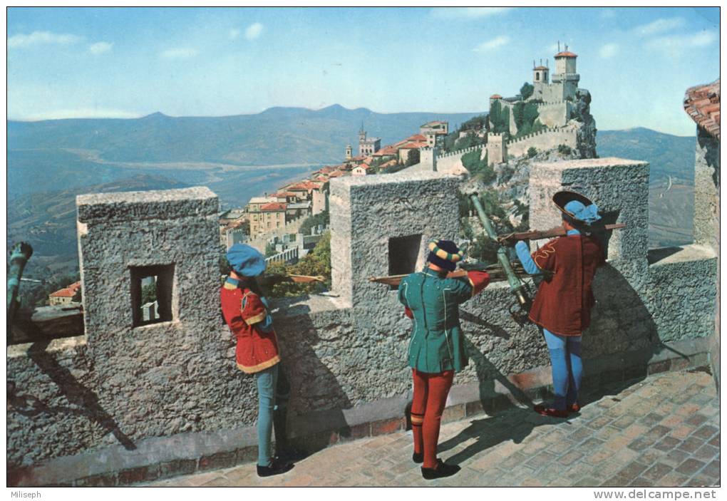 REPUBLICA DI S. MARINO - Balestrieri, Le Torri - Arbalétriers, Les Tours - Animation -  Format: 196 X 134 Mm     (803) - Saint-Marin