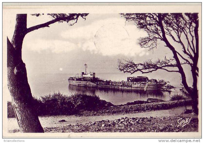 Pornic.....Bateau Faisant Le Service Avec Noirmoutier - Pornic