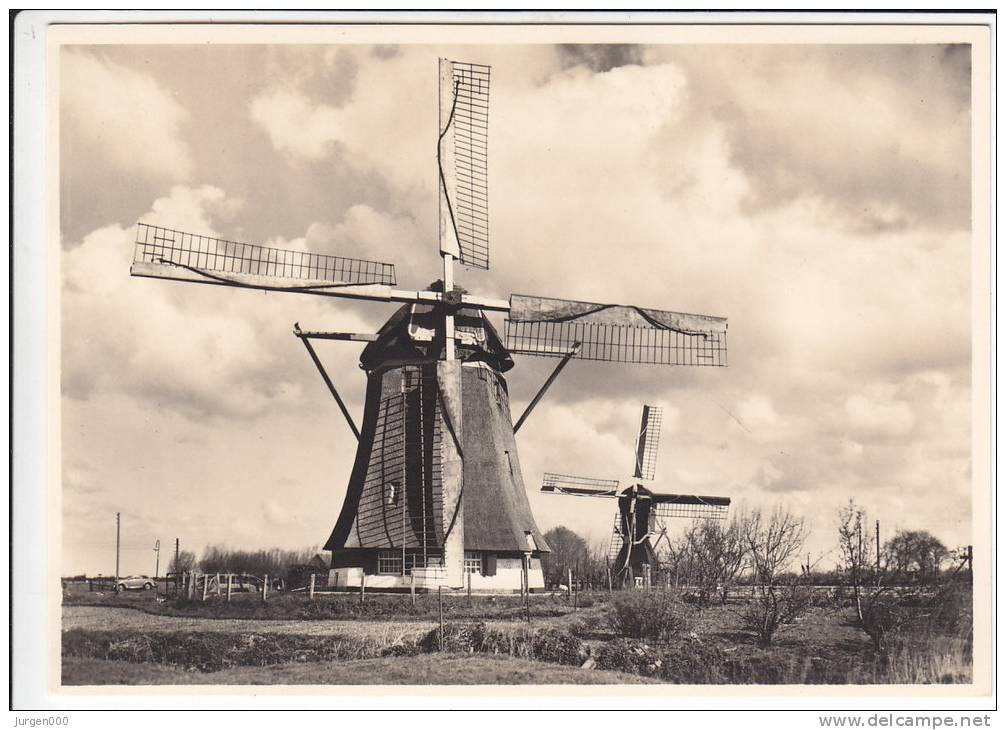 Nederland, Zuilen, Links Een Achtkante Bovenkruier, Rechts Een Wipwatermolen, Beide Met Stroomlijnwieken Dekker (4483) - Moulins