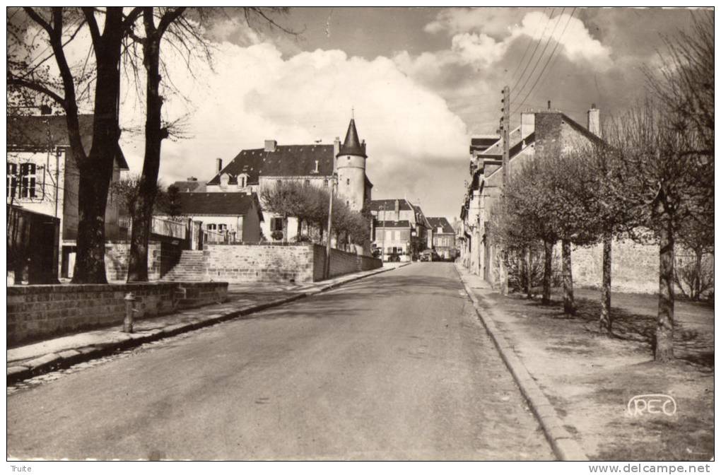 DUN-LE-PASTEL ENTREE DE LA VILLE ROUTE DE LA SOUTERRAINE - Dun Le Palestel