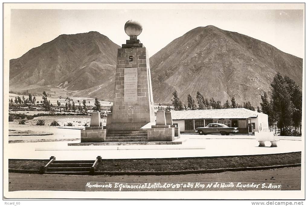 Cpa , Equateur, Monument Indiquant La Latitude 0° Sur L'équateur - Ecuador