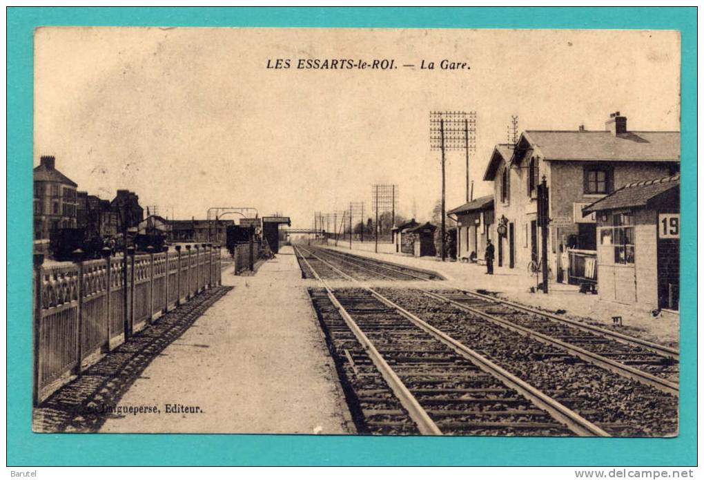 LES ESSARTS LE ROI - La Gare - Les Essarts Le Roi