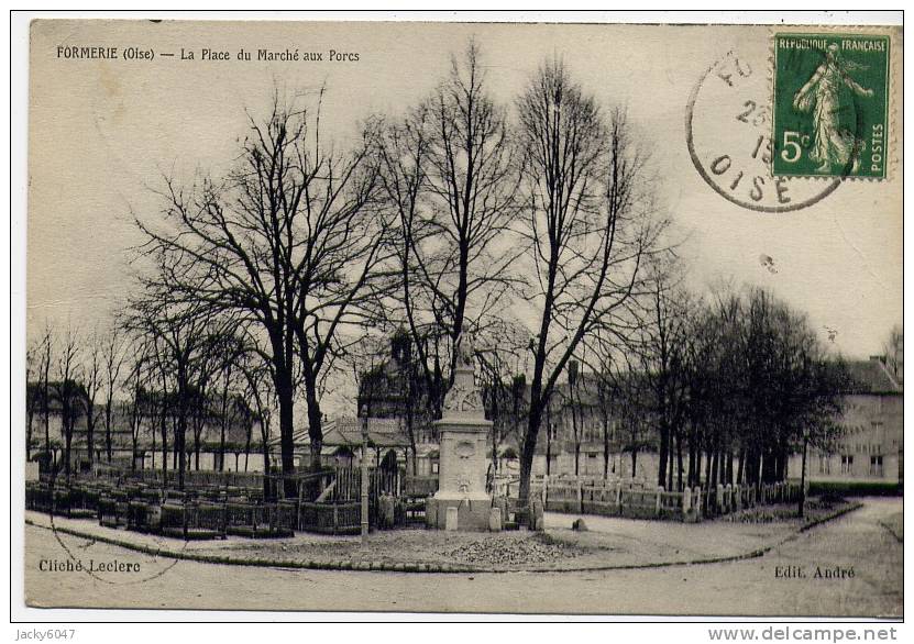 Formerie -  (oise) -    La Place Du Marché Aux Porcs - Formerie
